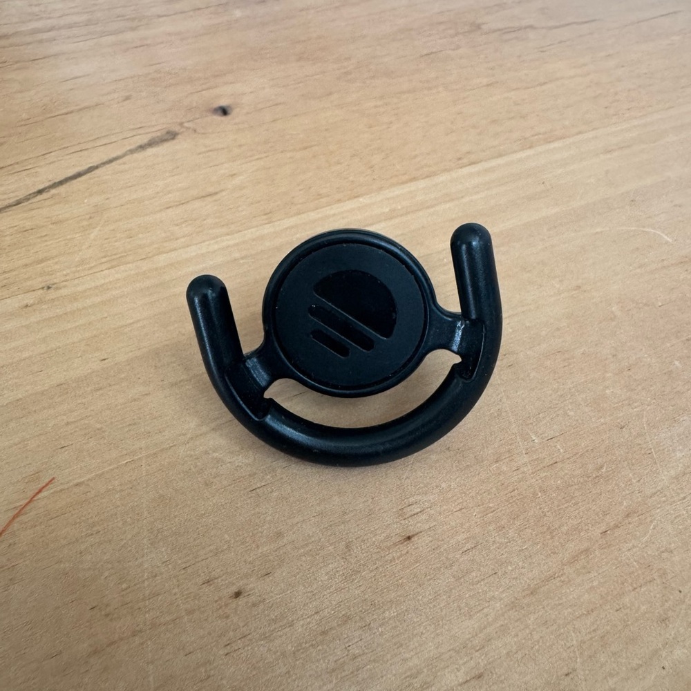 Vent clip phone mount for pop socket